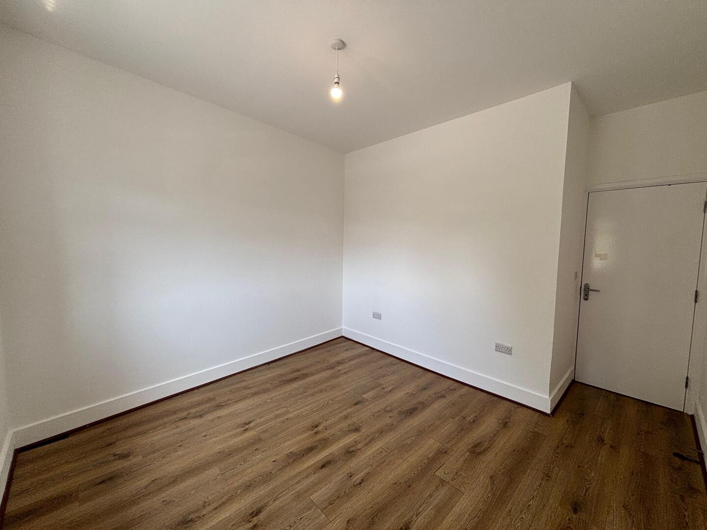 Flat Cranbrook Road in Greater London