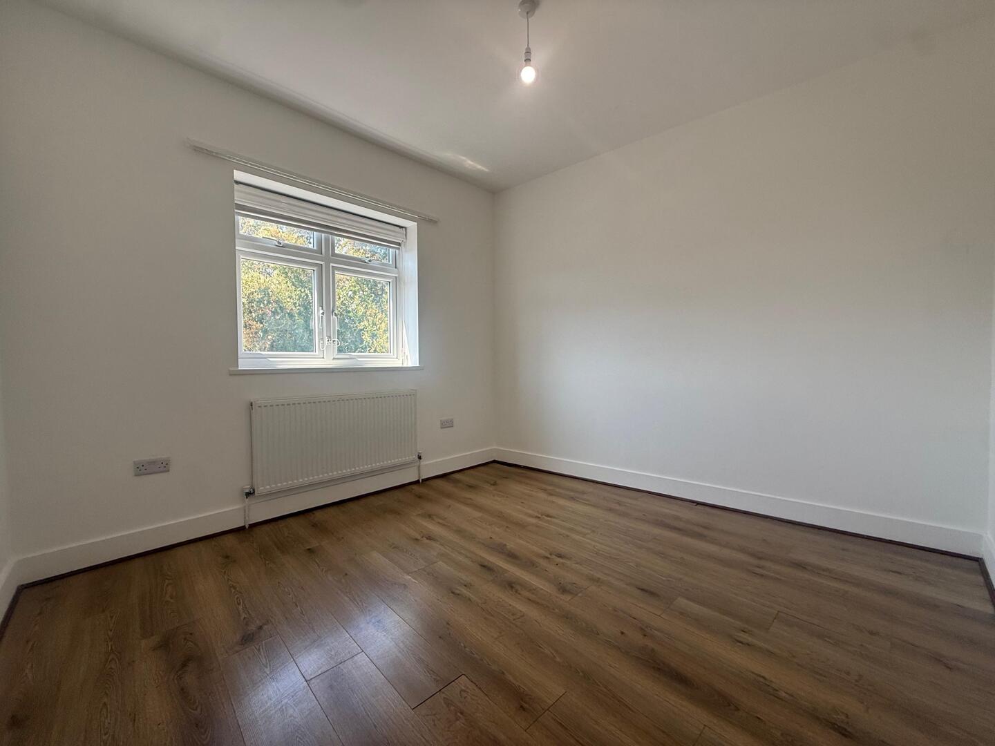 Flat Cranbrook Road in Greater London