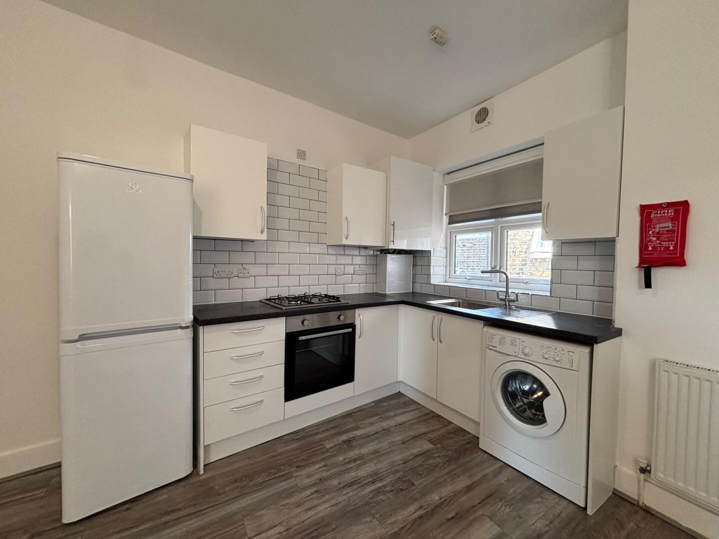 Flat Cranbrook Road in Greater London