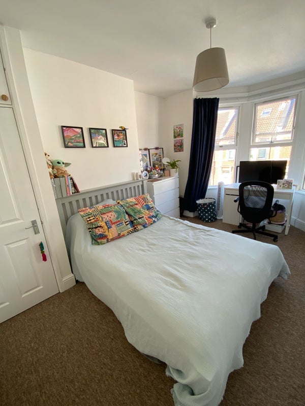 Room Warden Road in Bristol