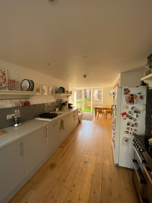 Room Warden Road in Bristol