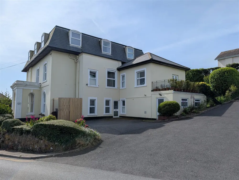 Flat Redwalls Meadow in South Hams