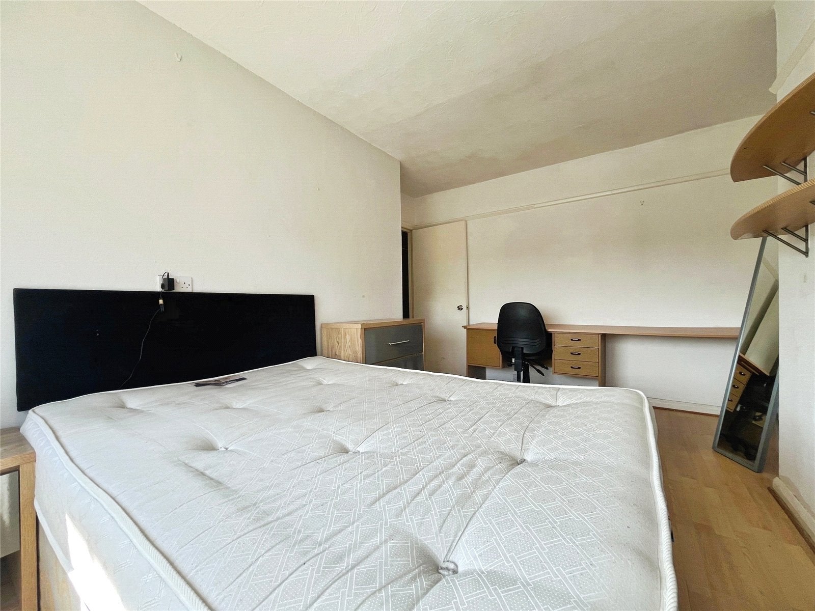 Room Larchwood Drive in Borough of Runnymede