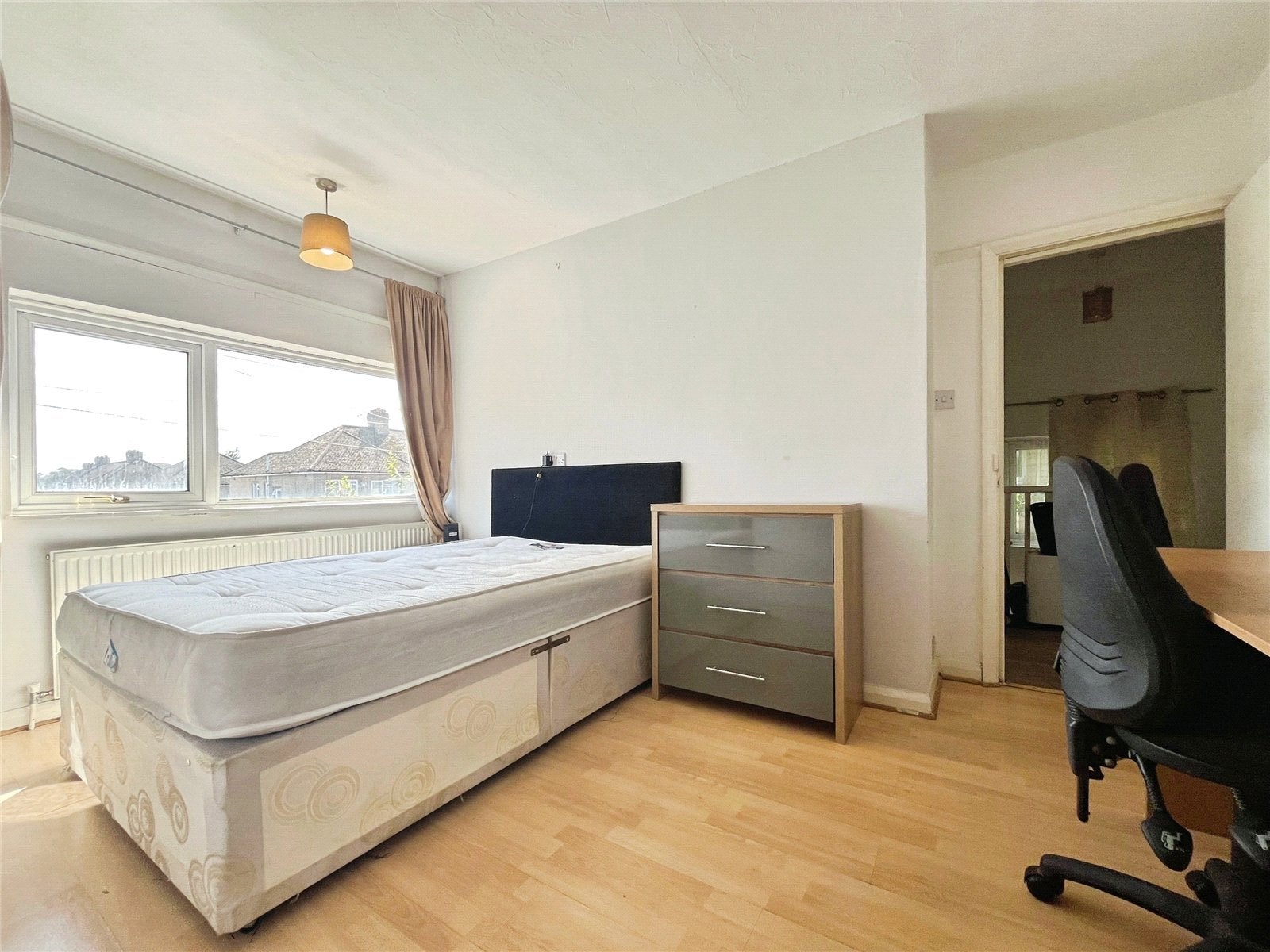 Room Larchwood Drive in Borough of Runnymede