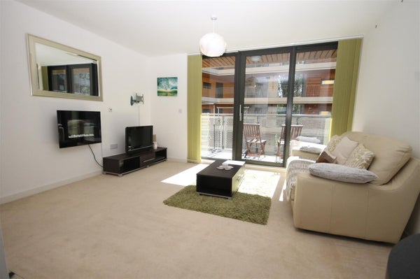 Flat Geoffrey Watling Way in Norwich