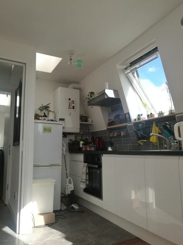Flat Cleveleys Road in Greater London