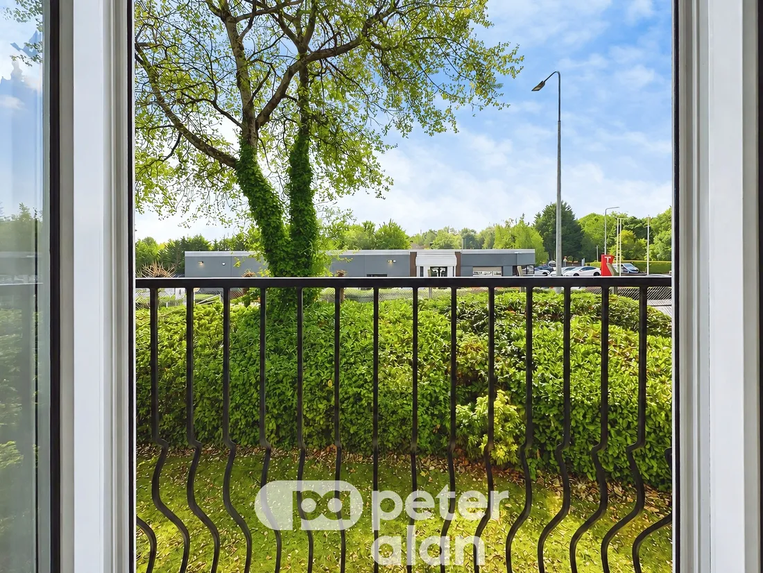Flat Pipkin Close in Cardiff