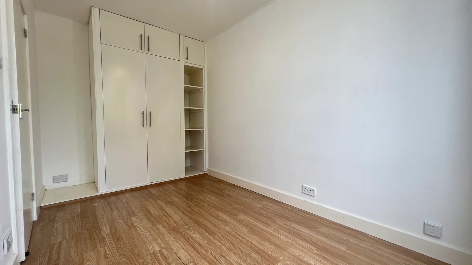 Flat Dunstable Road in Lewsey Farm