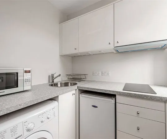 Flat Sloane Avenue in Greater London