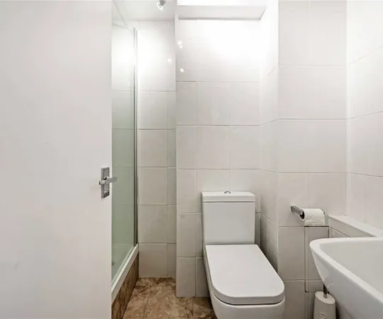 Flat Sloane Avenue in Greater London