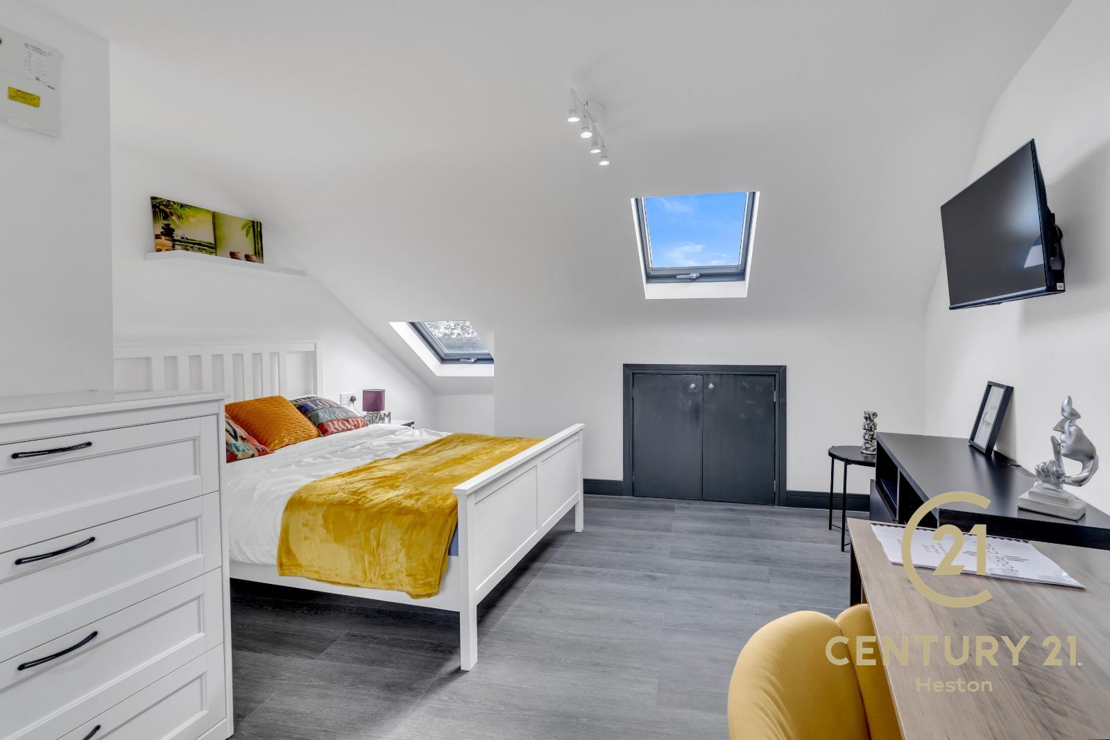 Room Allenby Road in Greater London