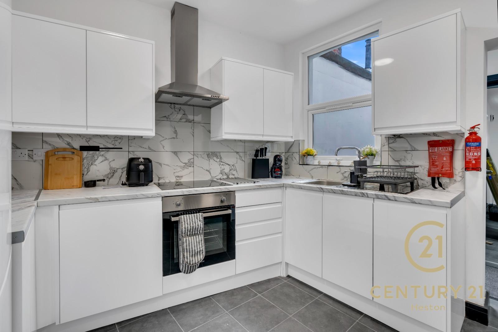 Room Allenby Road in Greater London