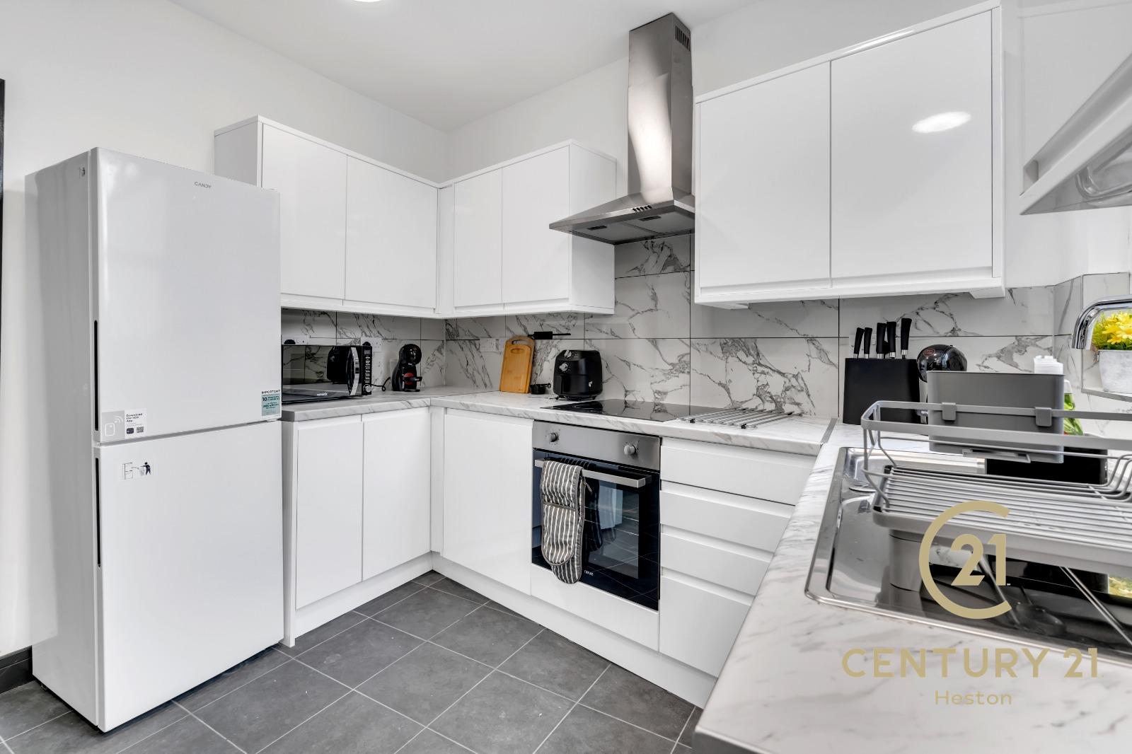 Room Allenby Road in Greater London