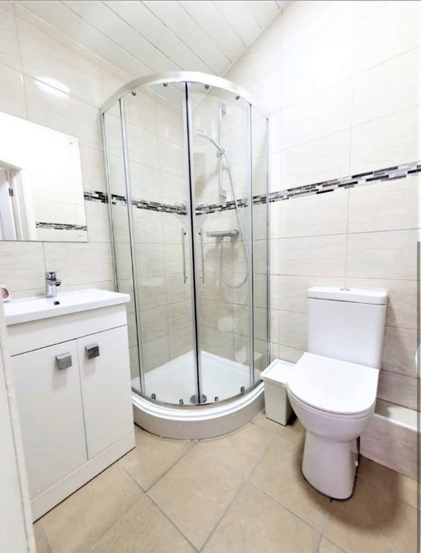 Room Prior Deram Walk in Coventry