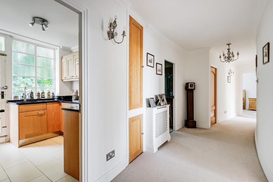 Flat Cholmeley Park in Greater London