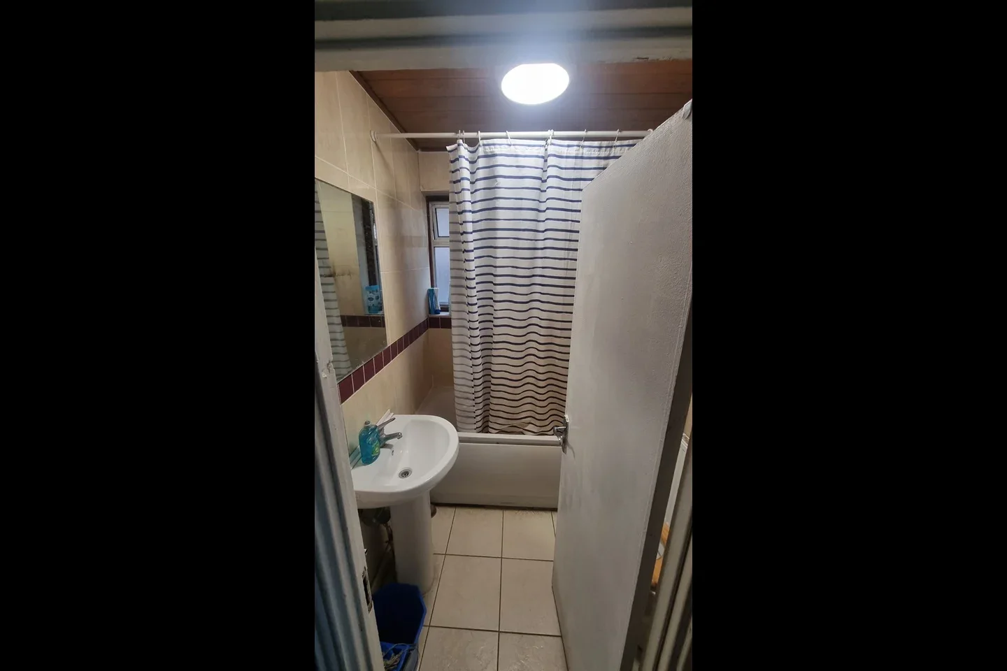 Room Dunholme Road in Greater London
