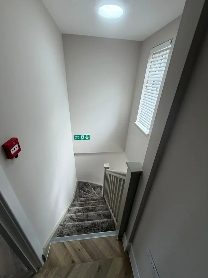 Flat Amberwood Rise in Greater London