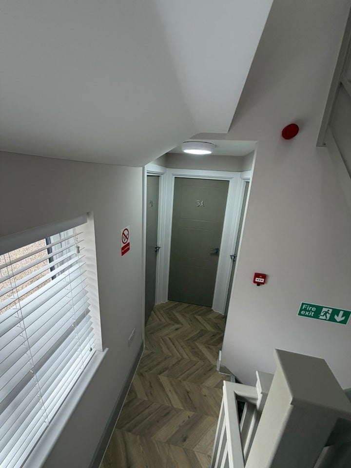 Flat Amberwood Rise in Greater London