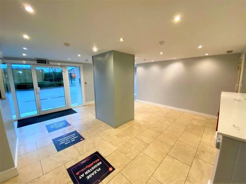 Flat Lyneham Walk in Salford