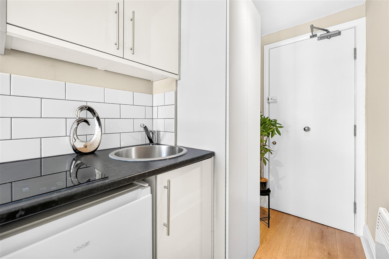 Flat Southwell Gardens in Greater London