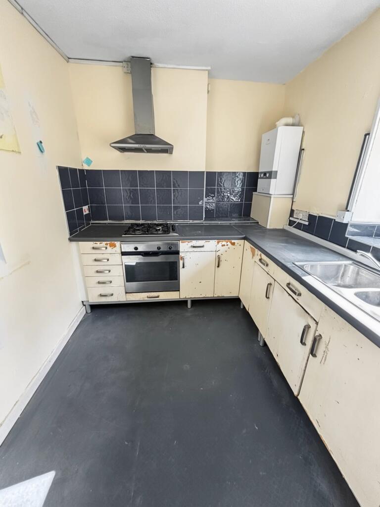 Flat Clytha Square in Newport