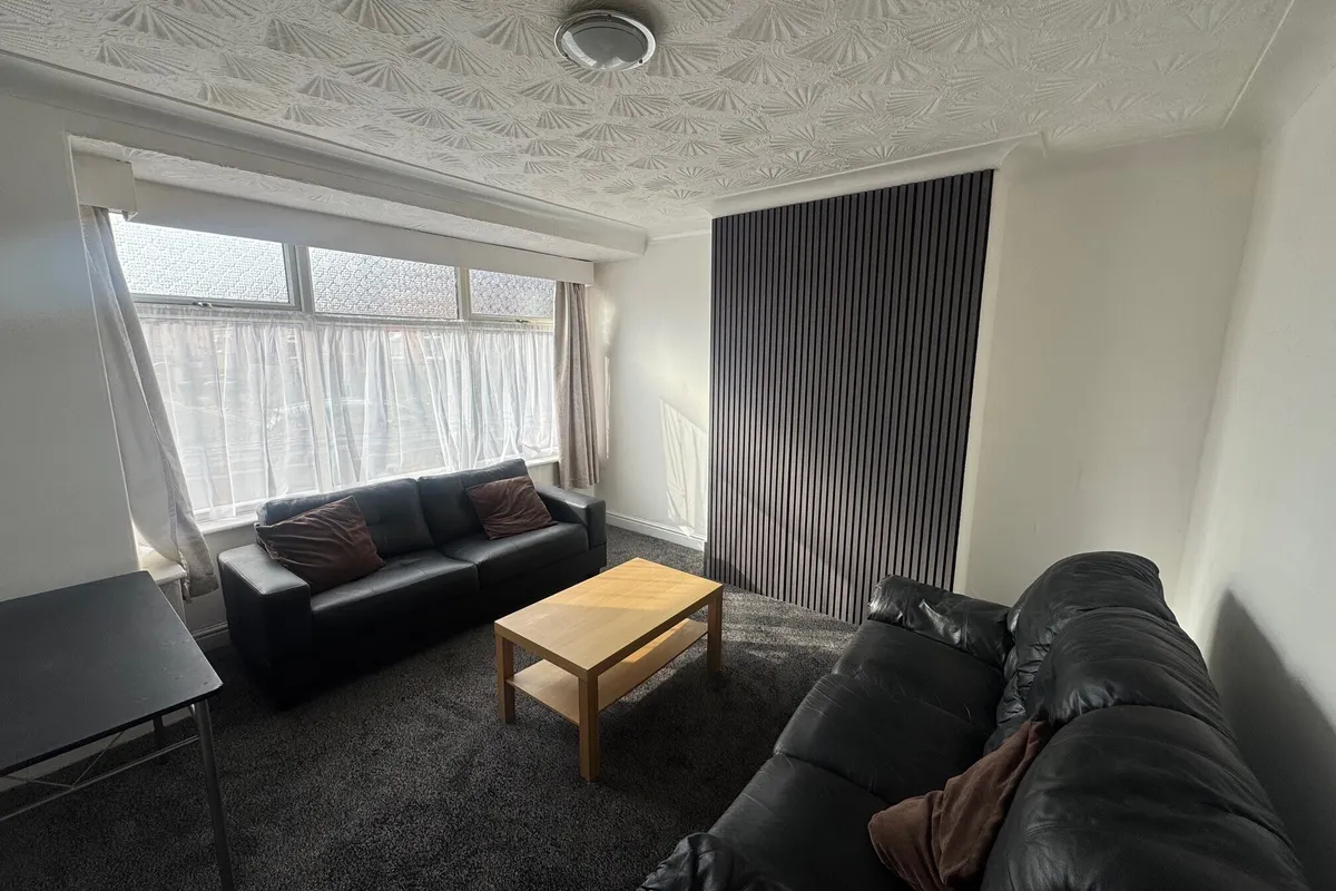 House Mayville Terrace in Leeds