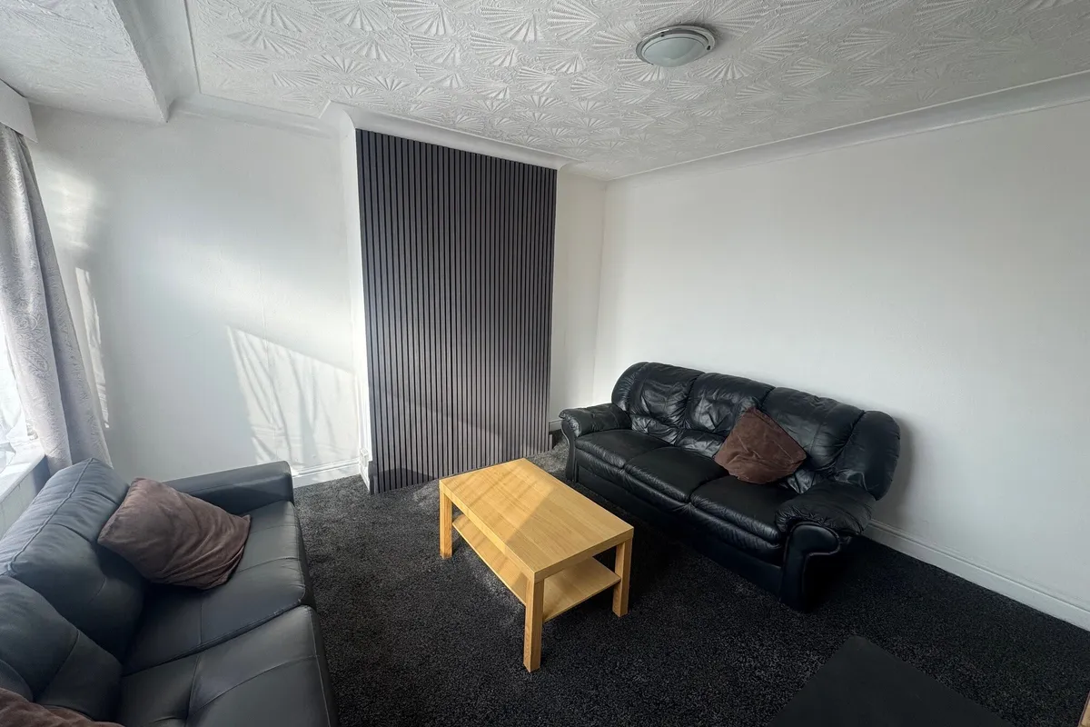 House Mayville Terrace in Leeds