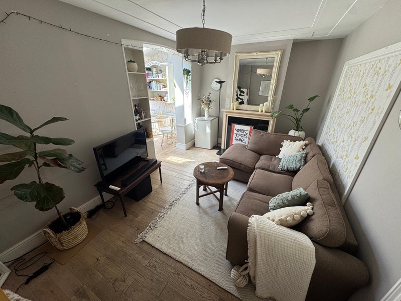 Room Lynwood Road in Greater London
