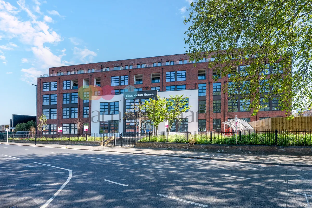 Flat Purley Way in Greater London