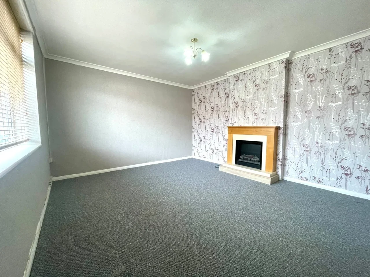 House Fulbrook Lane in South Ockendon