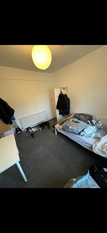 Room Stacey Road in Cardiff