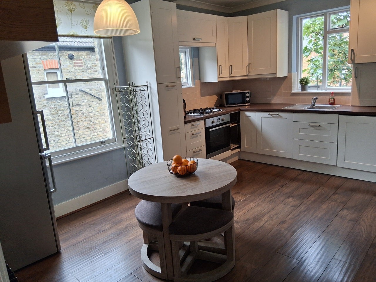 Flat Emmanuel Road in Greater London