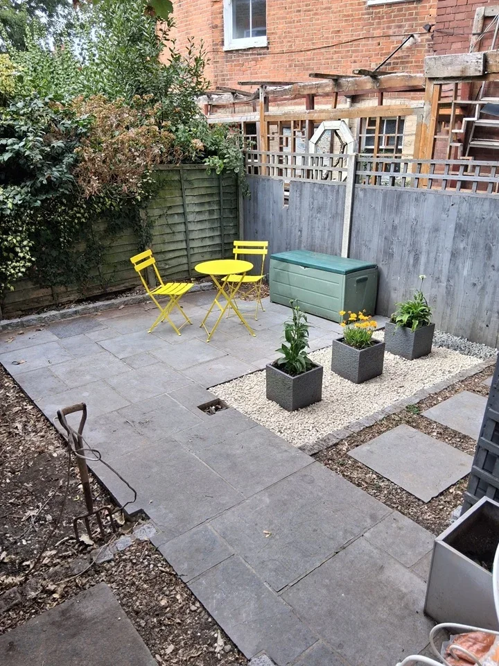 Flat Emmanuel Road in Greater London