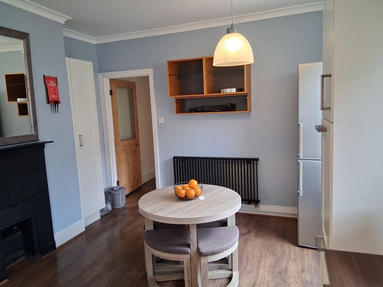 Flat Emmanuel Road in Greater London