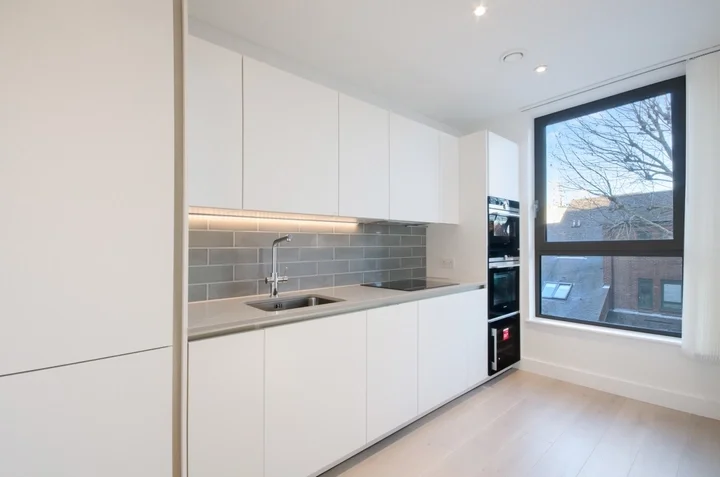 Flat Wentworth Street in Greater London