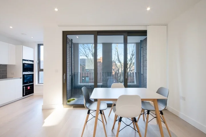 Flat Wentworth Street in Greater London