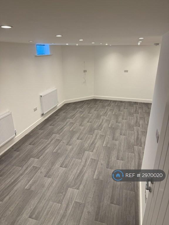 Flat Uppingham Street in Northampton