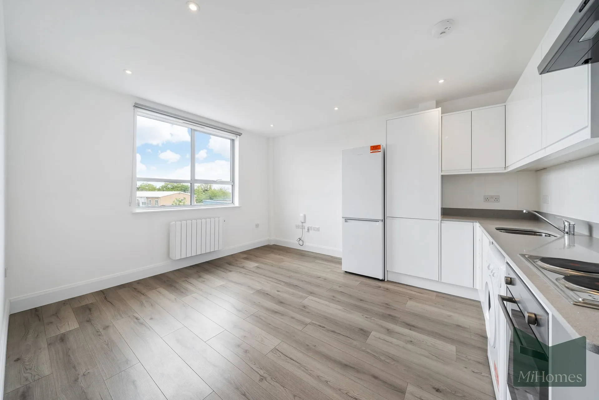 Flat Botwell Lane in Greater London