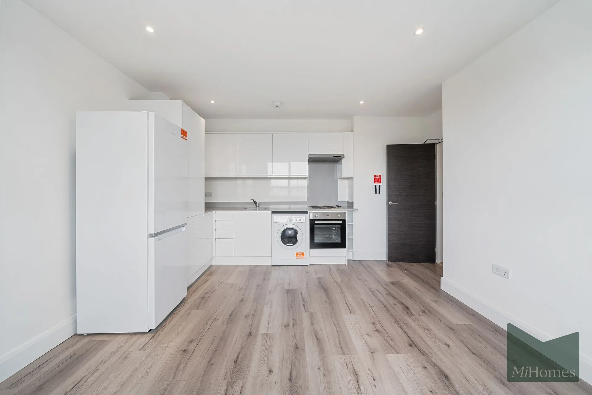 Flat Botwell Lane in Greater London