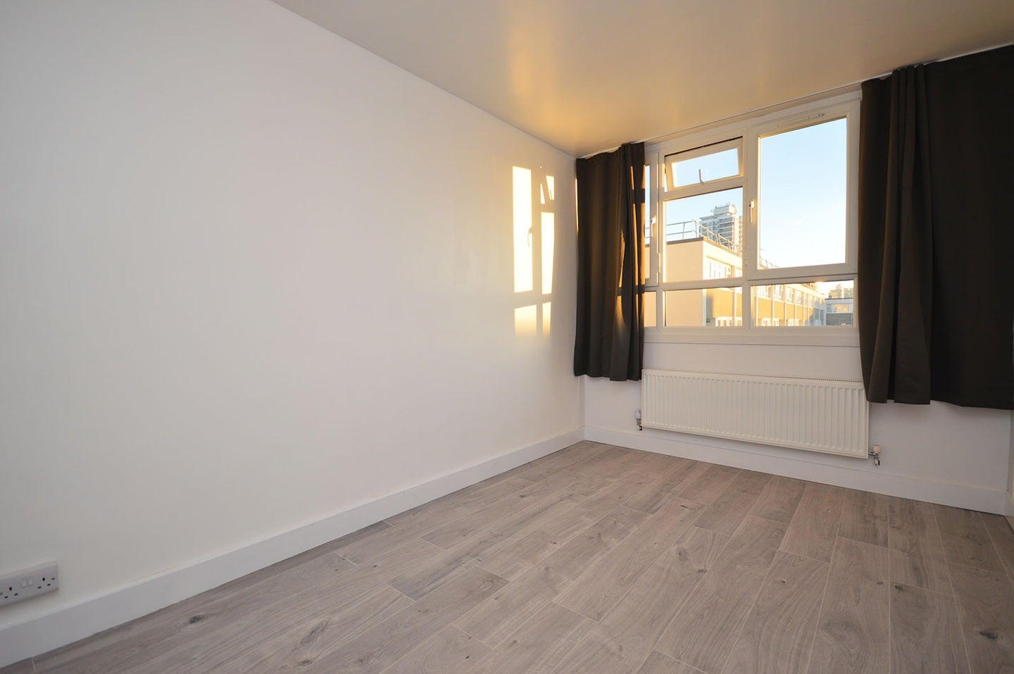 Flat Hamlets Way in Greater London