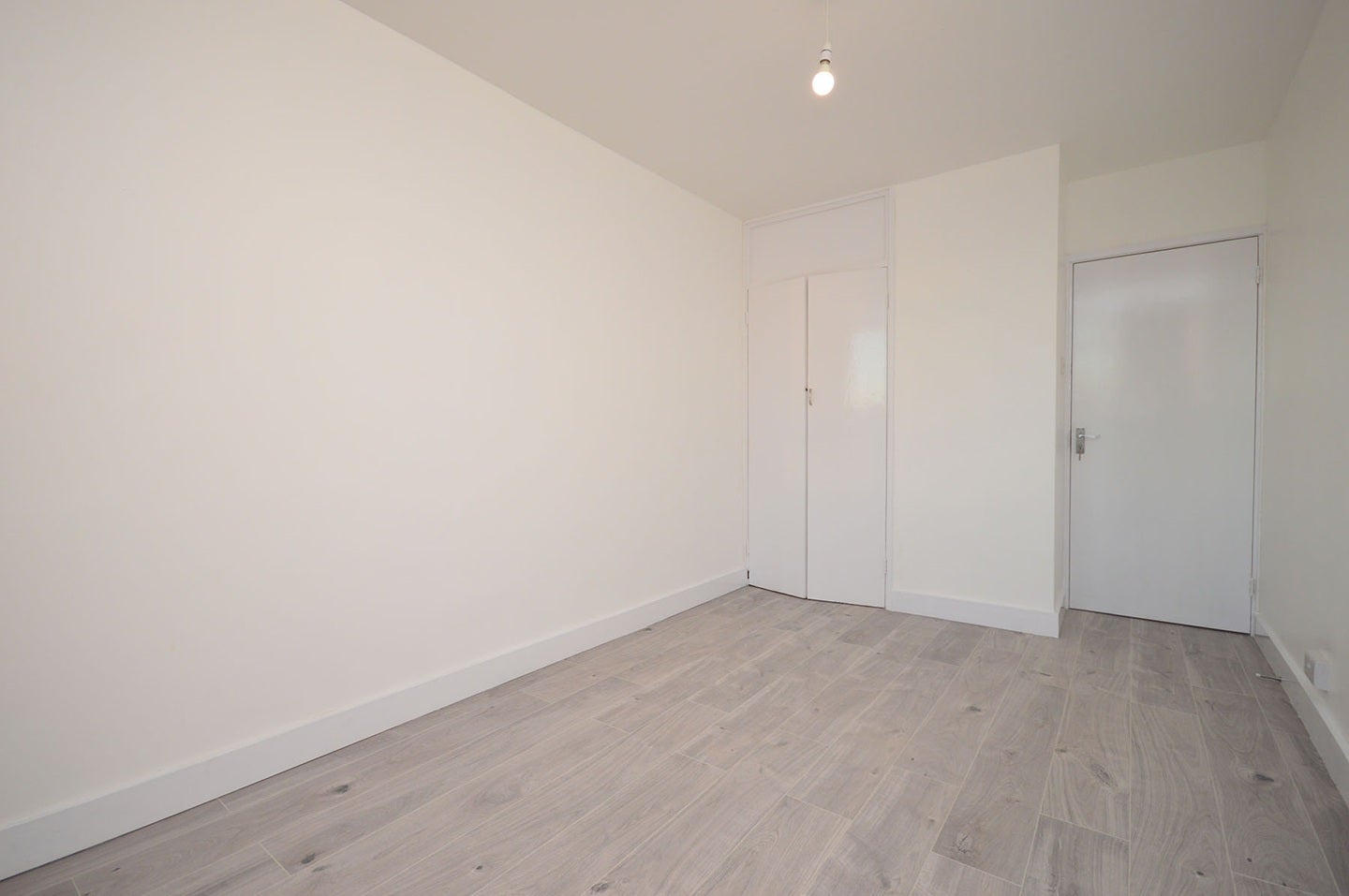 Flat Hamlets Way in Greater London
