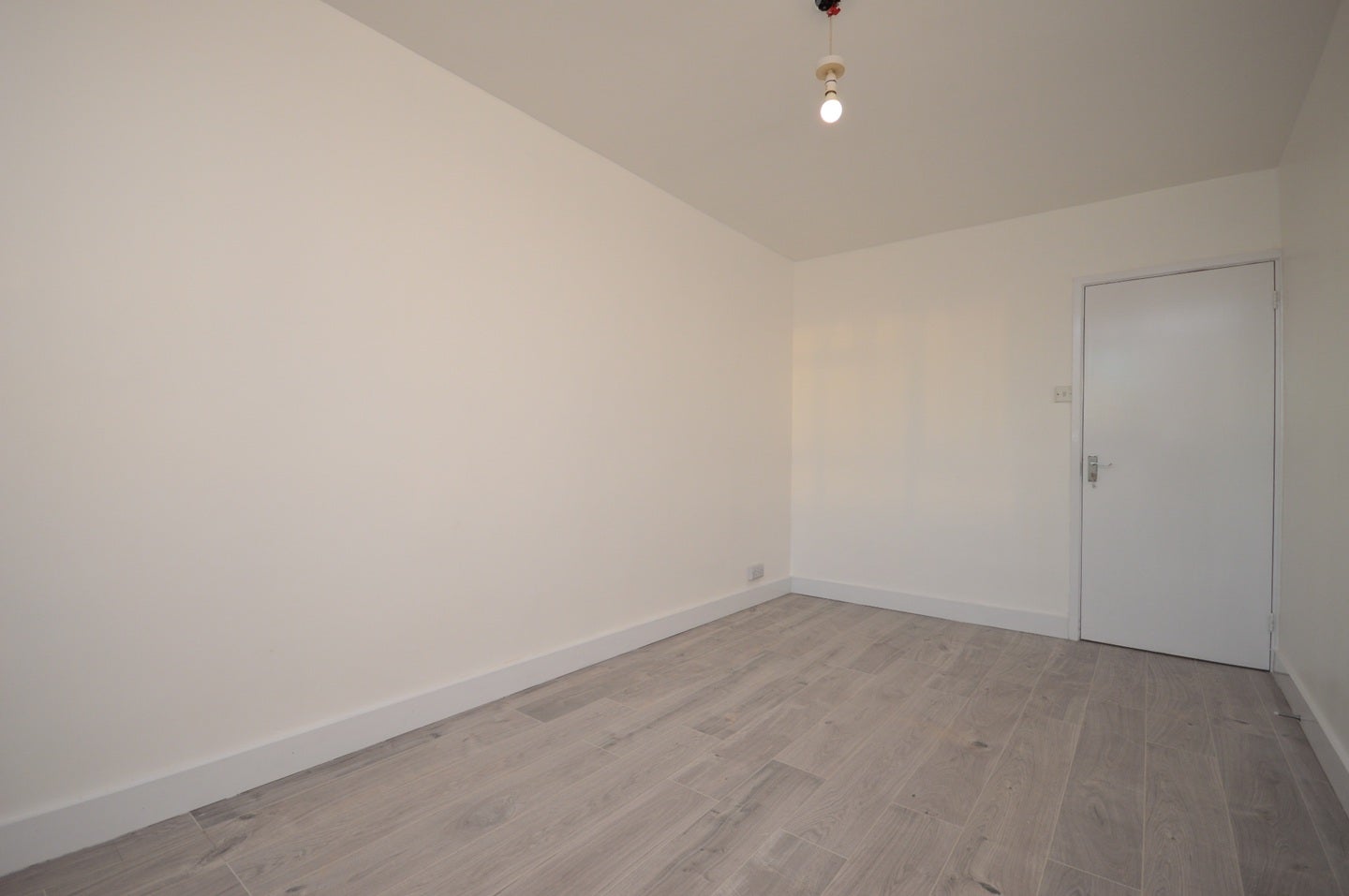 Flat Hamlets Way in Greater London