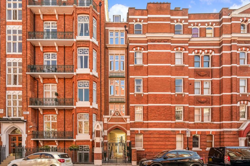 House Chiltern Street in City of Westminster