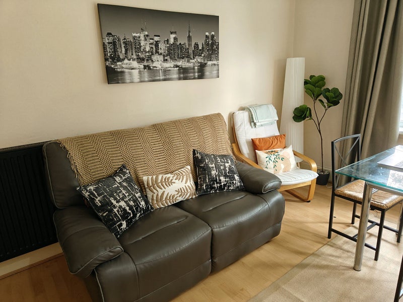 Room Otley Road in Leeds