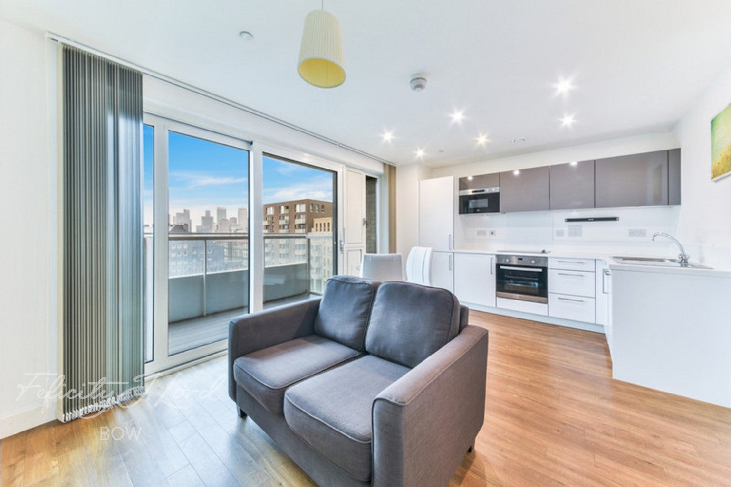 Flat Jefferson Plaza in Greater London