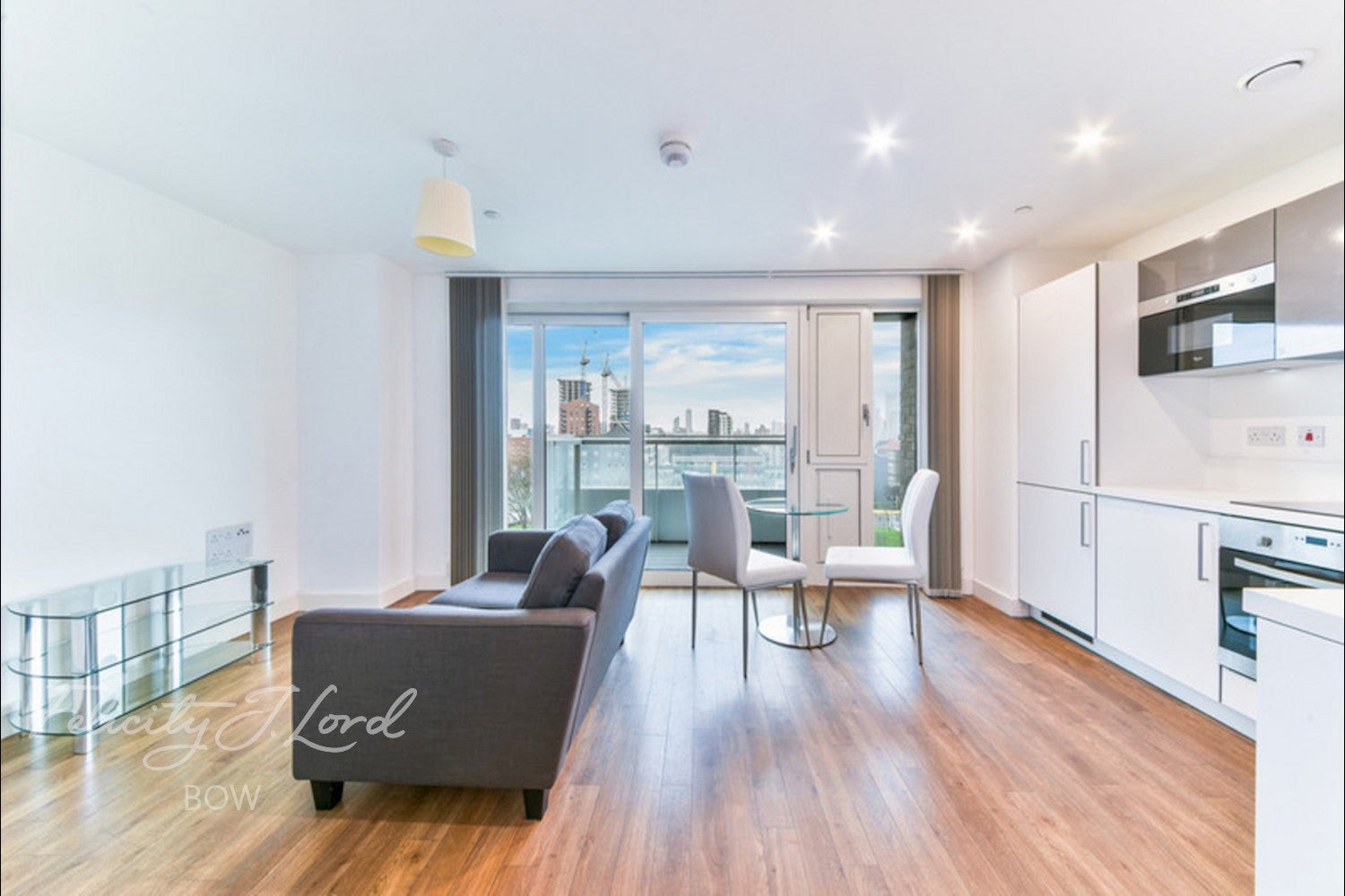 Flat Jefferson Plaza in Greater London