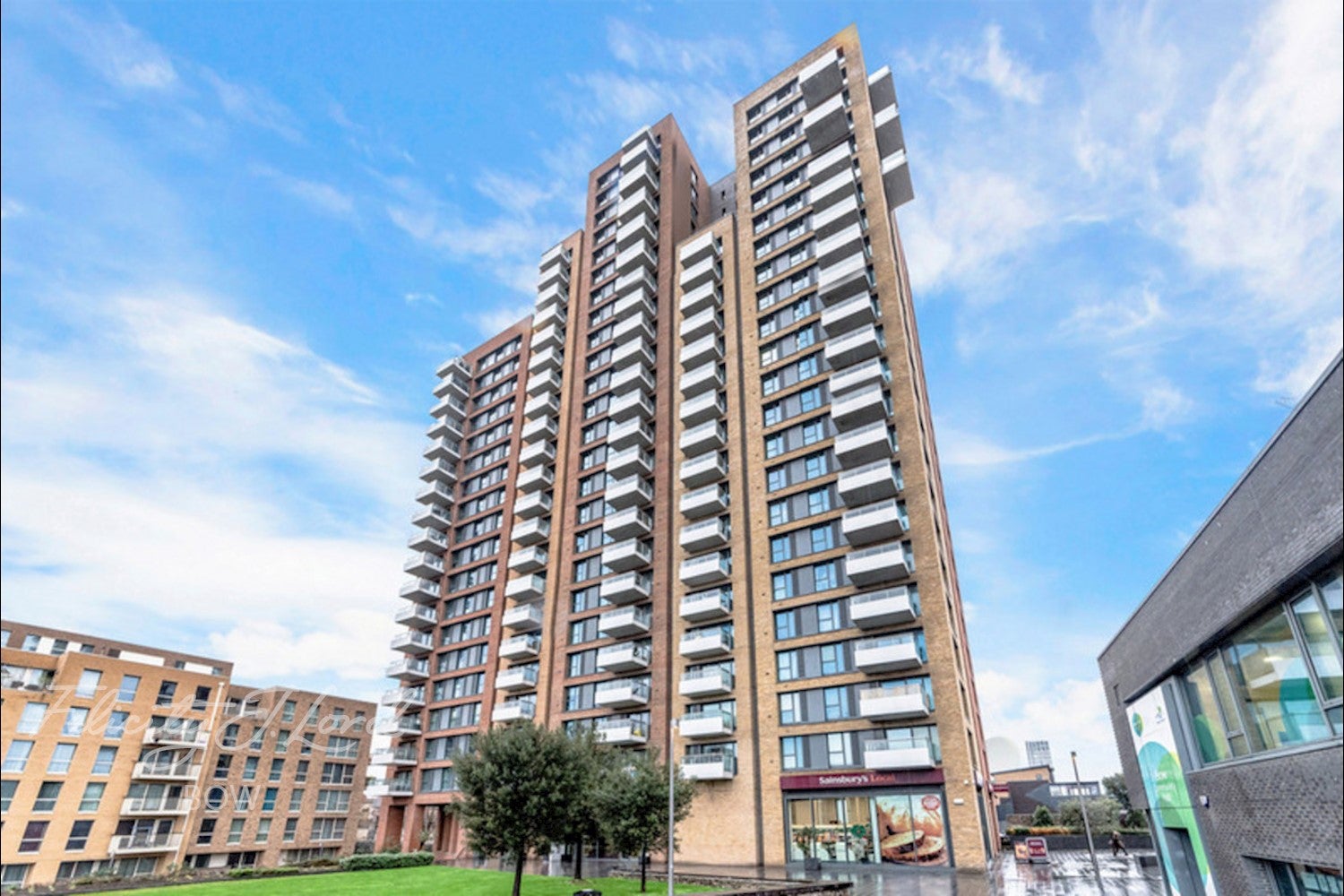 Flat Jefferson Plaza in Greater London