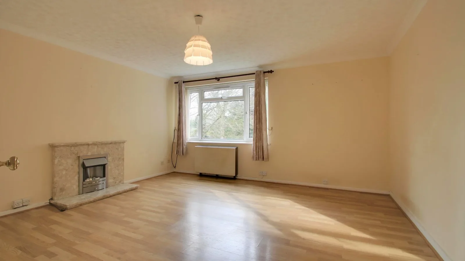 Flat Wilson-Valkenburg Court in Newbury