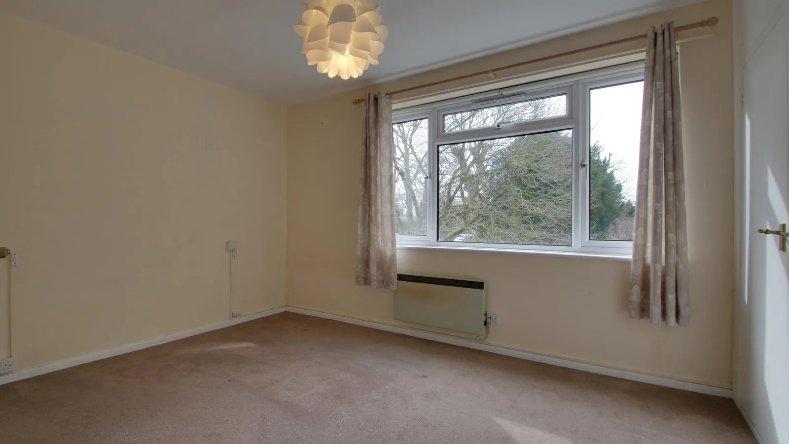 Flat Wilson-Valkenburg Court in Newbury