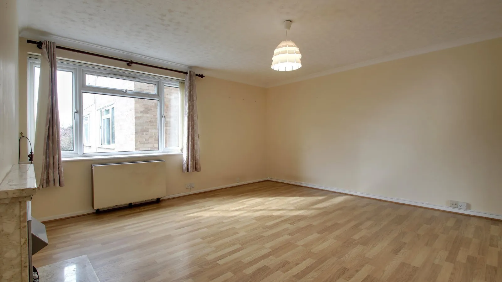 Flat Wilson-Valkenburg Court in Newbury